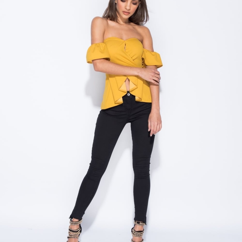 SALE! Last One!NWT Peplum Keyhole Off Shoulder Top - Picture 2 of 6